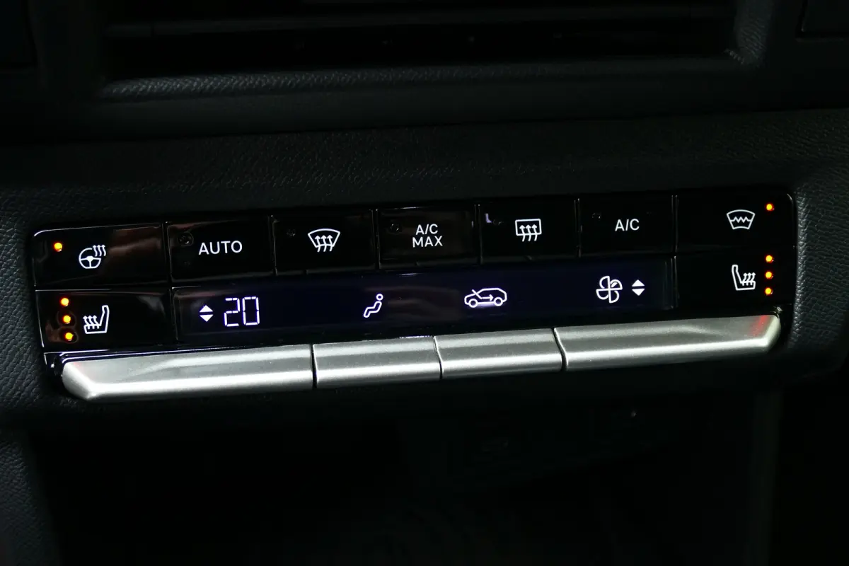 1.2 HYBRID 136PK 7-ZITS GS AUTOMAAT / CAMERA / STOEL-STUURVERWARMING / 8 JAAR GARANTIE / 17"LMV / LED / NAVI / CLIMA / PDC / BLUETOOTH / CRUISECONTROL / 1E EIGENAAR / SCHITTERENDE STAAT !!