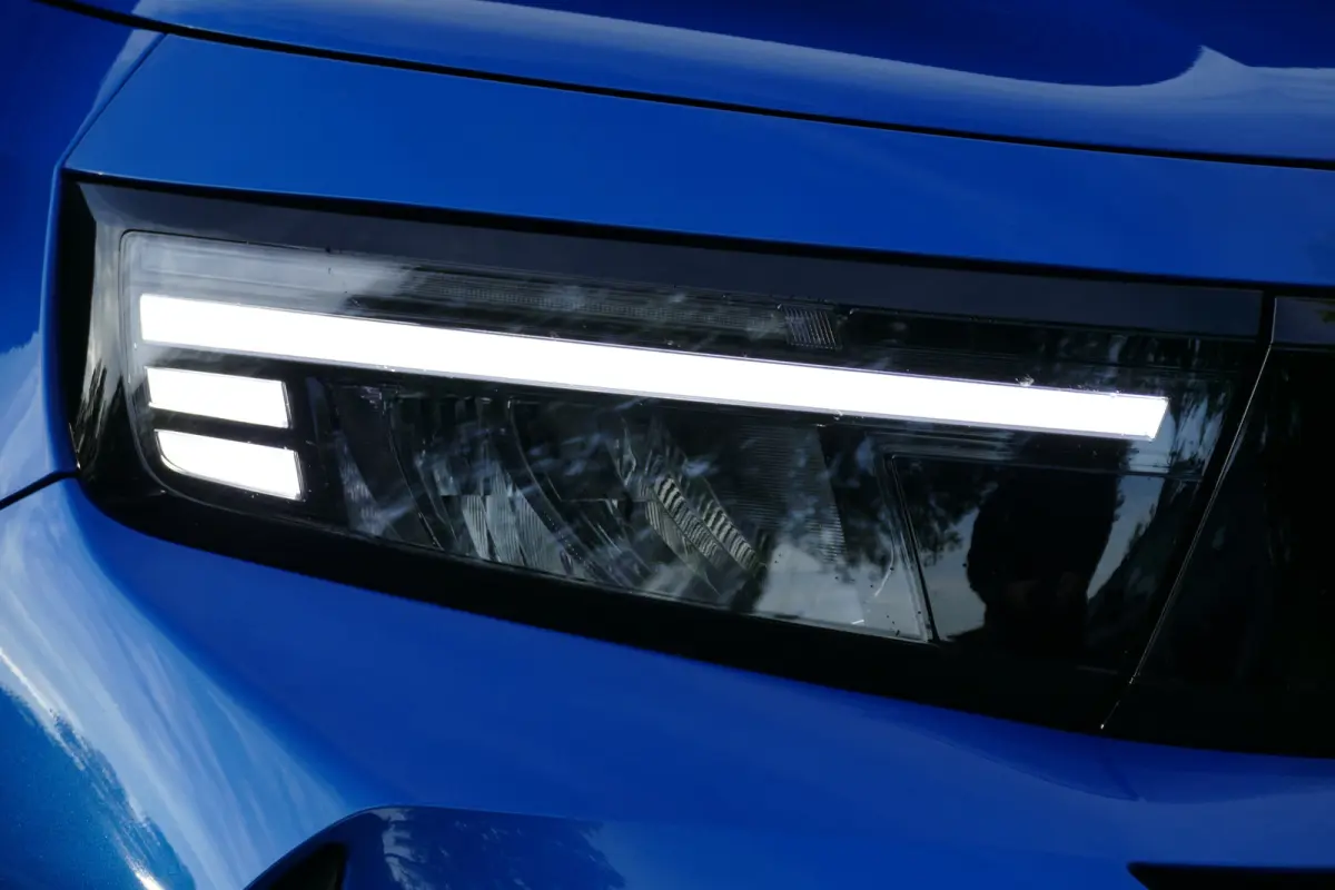 1.2 HYBRID 136PK 7-ZITS GS AUTOMAAT / CAMERA / STOEL-STUURVERWARMING / 8 JAAR GARANTIE / 17"LMV / LED / NAVI / CLIMA / PDC / BLUETOOTH / CRUISECONTROL / 1E EIGENAAR / SCHITTERENDE STAAT !!