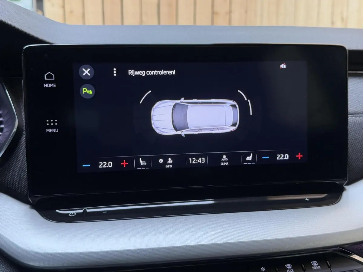 1.0 e-TSI Business Edition Plus Automaat | Apple CarPlay/Android Auto | Adaptieve cruise control | DAB ontvanger | Dode hoek detectie | LED verlichting | Parkeersensoren voor en achter | Voo