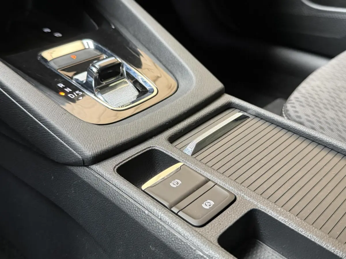 1.0 e-TSI Business Edition Plus Automaat | Apple CarPlay/Android Auto | Adaptieve cruise control | DAB ontvanger | Dode hoek detectie | LED verlichting | Parkeersensoren voor en achter | Voo