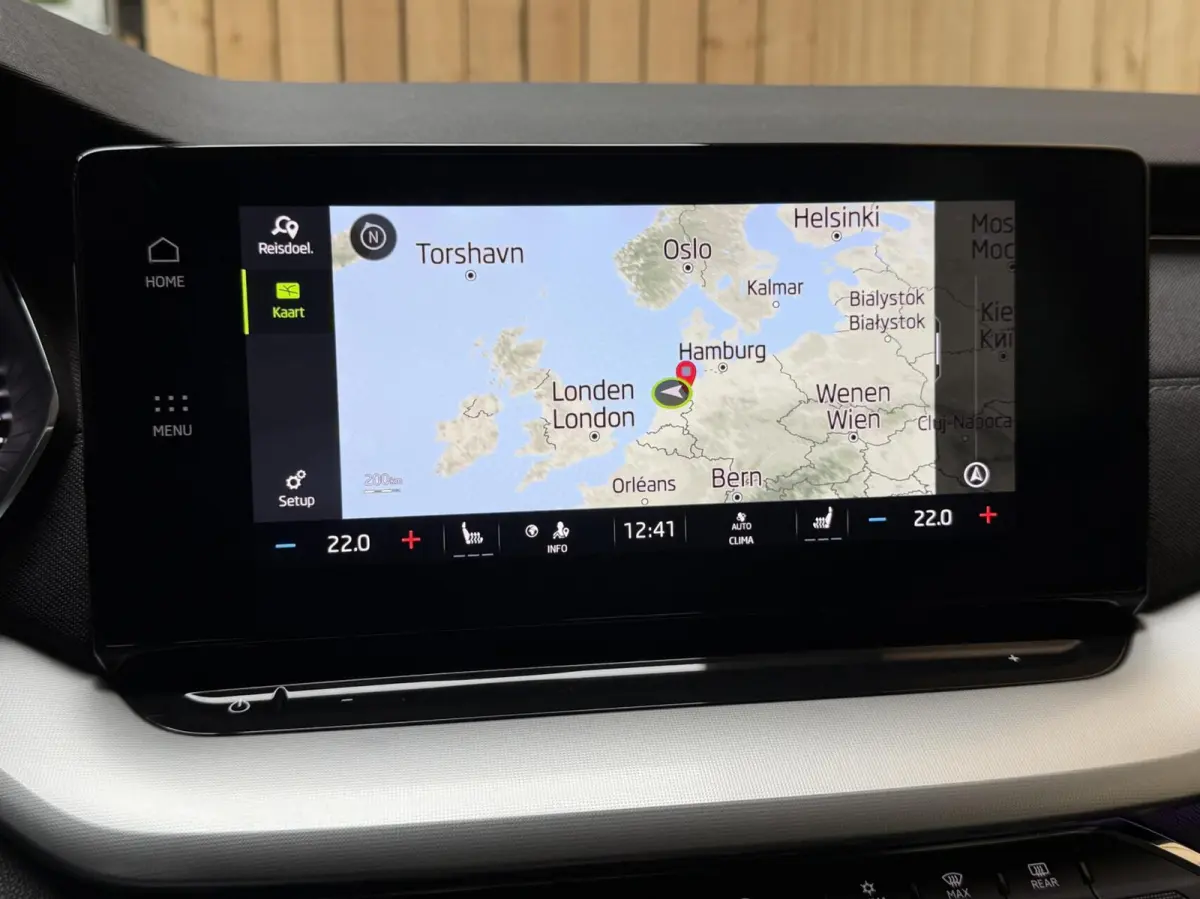 1.0 e-TSI Business Edition Plus Automaat | Apple CarPlay/Android Auto | Adaptieve cruise control | DAB ontvanger | Dode hoek detectie | LED verlichting | Parkeersensoren voor en achter | Voo