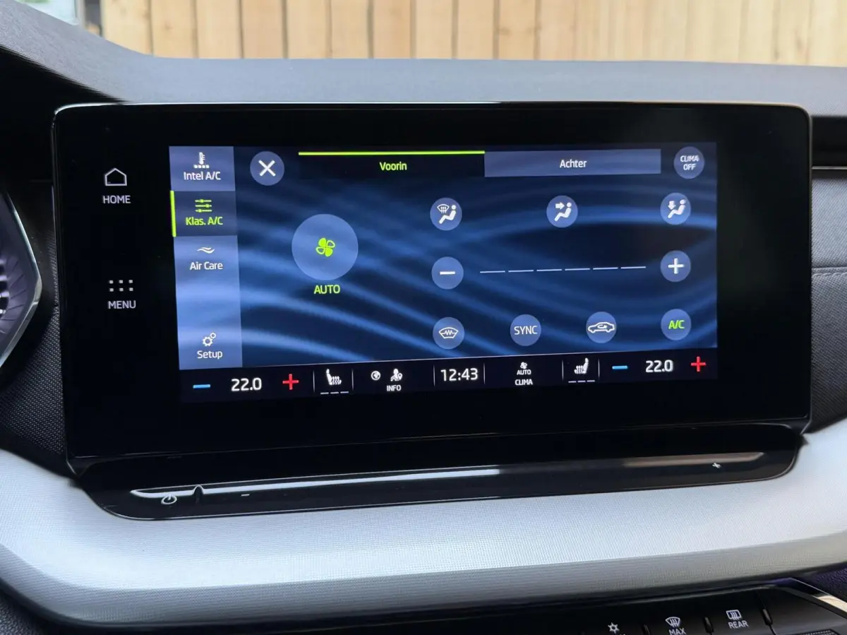 1.0 e-TSI Business Edition Plus Automaat | Apple CarPlay/Android Auto | Adaptieve cruise control | DAB ontvanger | Dode hoek detectie | LED verlichting | Parkeersensoren voor en achter | Voo