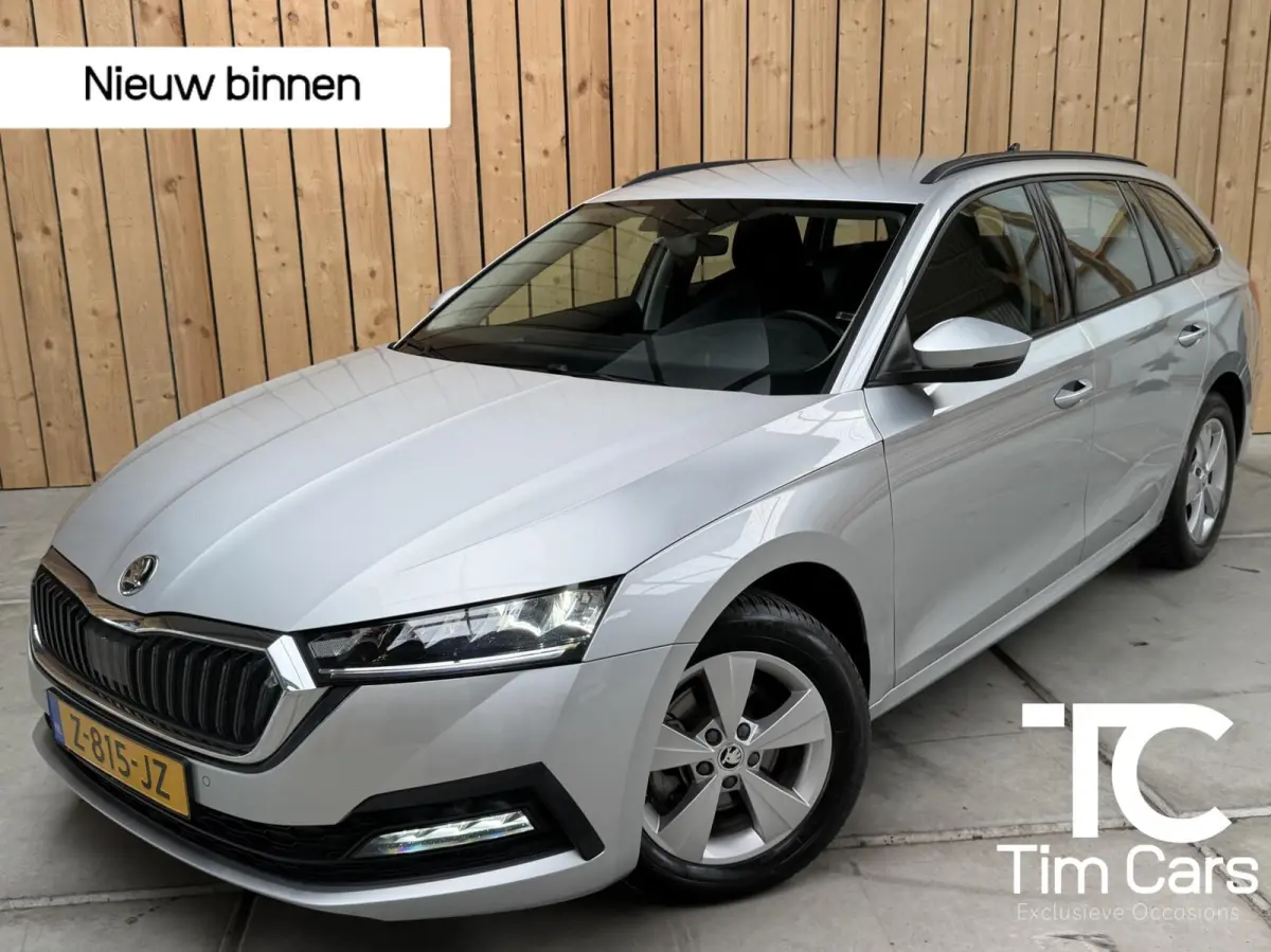 1.0 TSI Business Edition Apple CarPlay/Android Auto | Cruise & climate control | DAB ontvanger | Elektrisch bedienbare achterklep | Keyless entry | LED verlichting | Navigatiesysteem | Trekh