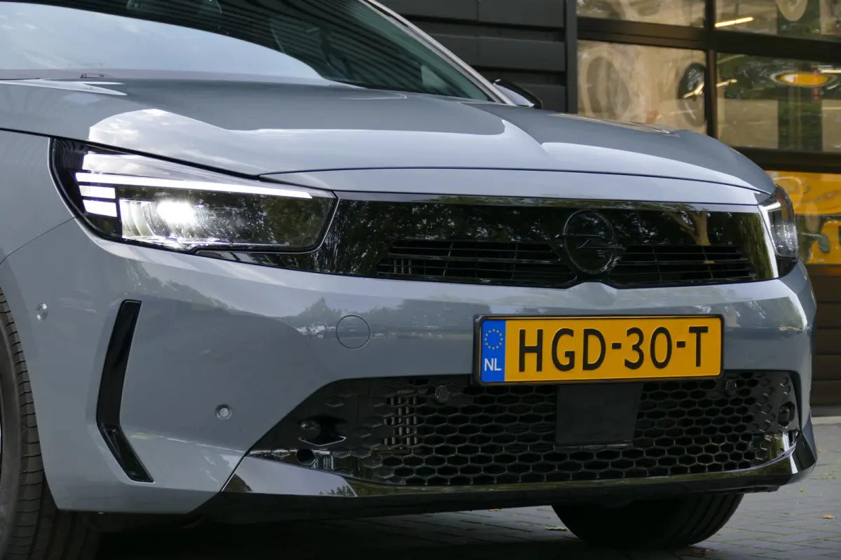 1.2 TURBO HYBRID GS AUTOMAAT / CAMERA / 16"LMV / NAVI / CLIMA / LED / PDC / BLUETOOTH / CRUISECONTROL / 1E EIGENAAR / SCHITTERENDE STAAT !!