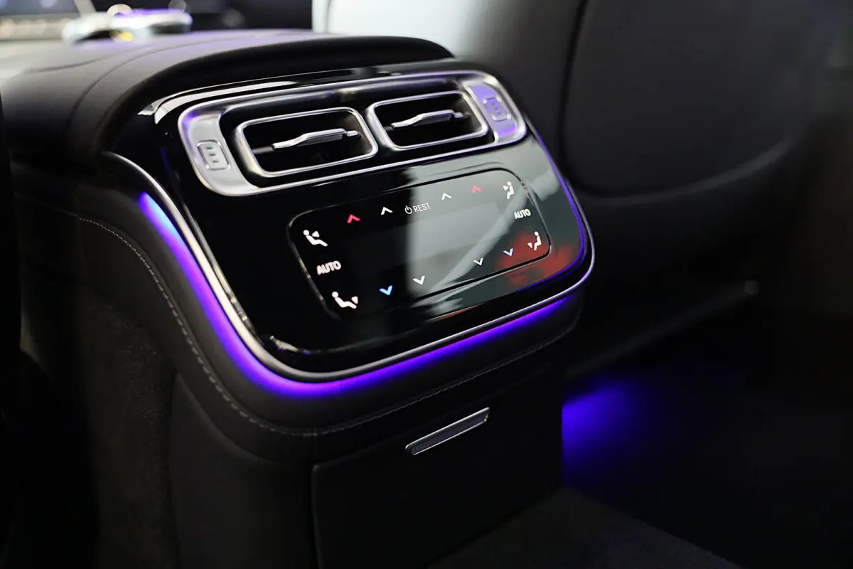580 e 4MATIC Lang AMG Line / Chauffeurspakket Plus / Massage / Koptelefoons / Head Up / Pano / 360 Camera