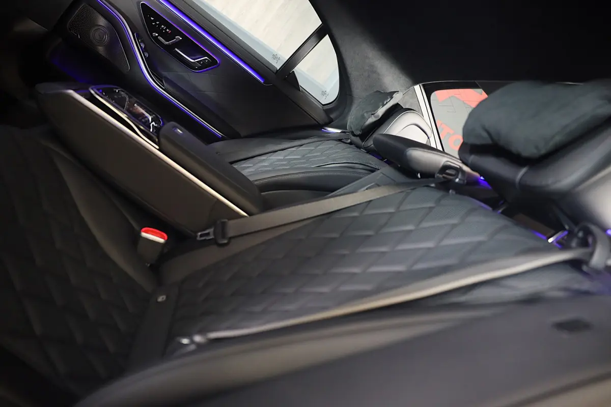 580 e 4MATIC Lang AMG Line / Chauffeurspakket Plus / Massage / Koptelefoons / Head Up / Pano / 360 Camera