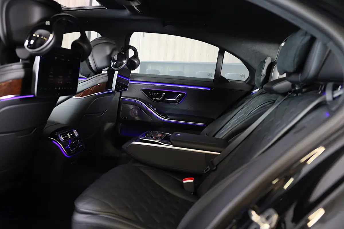 580 e 4MATIC Lang AMG Line / Chauffeurspakket Plus / Massage / Koptelefoons / Head Up / Pano / 360 Camera