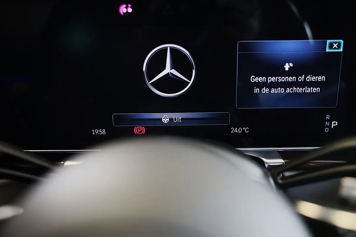 580 e 4MATIC Lang AMG Line / Chauffeurspakket Plus / Massage / Koptelefoons / Head Up / Pano / 360 Camera