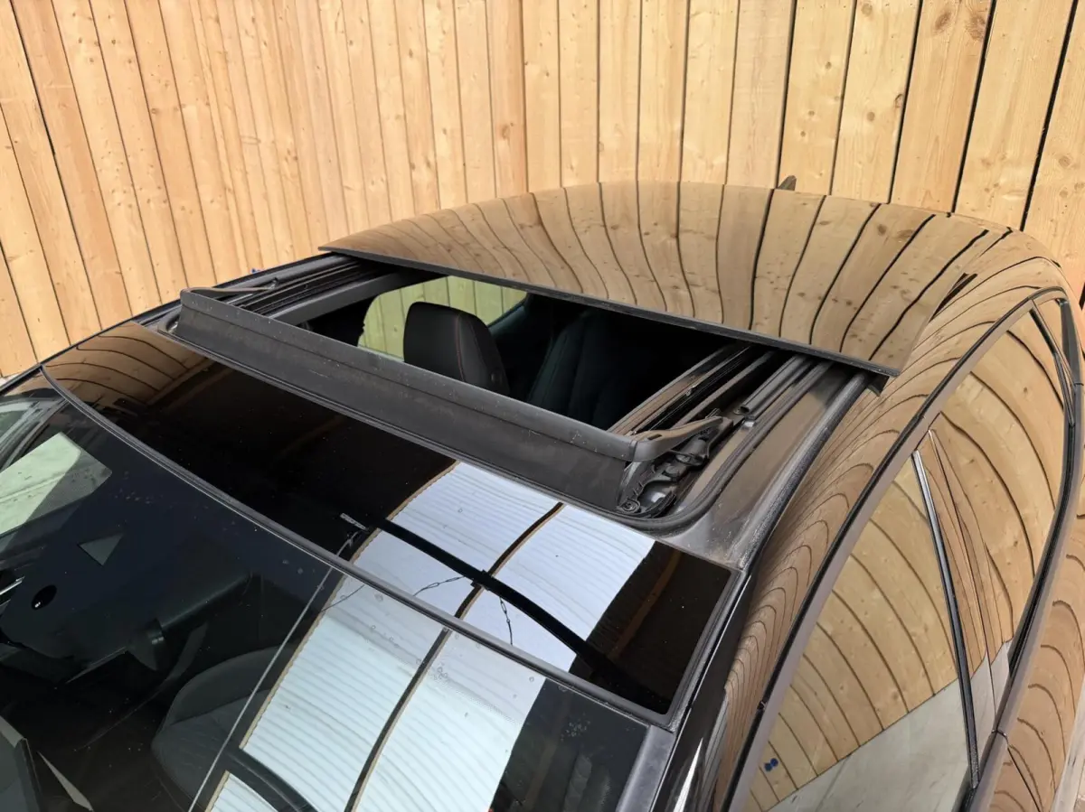 1.0 eTSI FR Business Intense Achteruitrijcamera | Apple CarPlay/Android Auto | Adaptieve cruise control | Climate control | DAB ontvanger | Keyless entry | Panoramadak | Voorstoelen en stuur