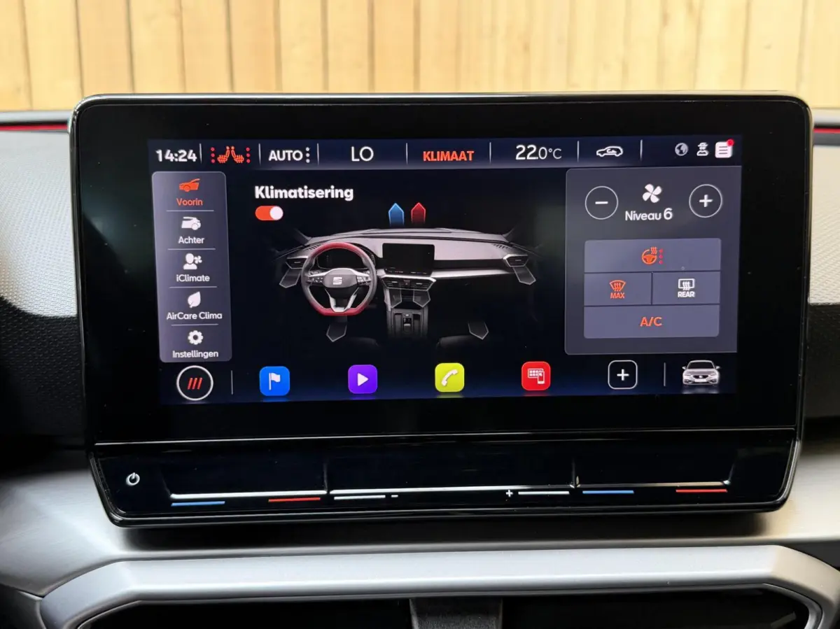 1.0 eTSI FR Business Intense Achteruitrijcamera | Apple CarPlay/Android Auto | Adaptieve cruise control | Climate control | DAB ontvanger | Keyless entry | Panoramadak | Voorstoelen en stuur