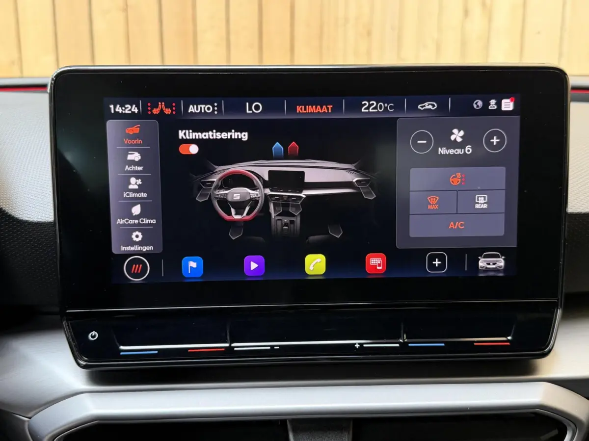 1.0 eTSI FR Business Intense Achteruitrijcamera | Apple CarPlay/Android Auto | Adaptieve cruise control | Climate control | DAB ontvanger | Keyless entry | Panoramadak | Voorstoelen en stuur
