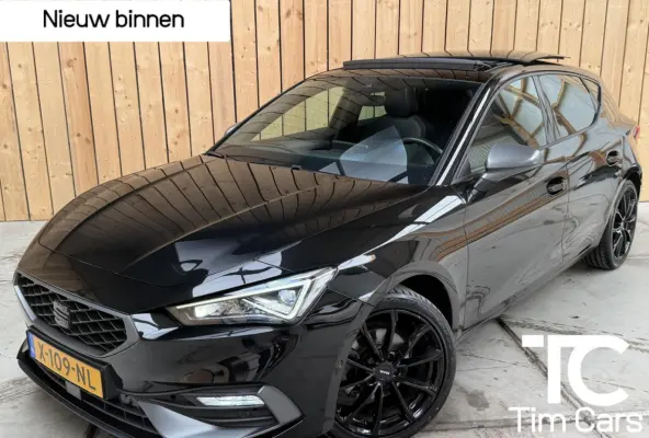 1.0 TSI FR Business Intense Achteruitrijcamera | Apple CarPlay/Android Auto | Adaptieve cruise control | Climate control | DAB ontvanger | Keyless entry | Panoramadak | Voorstoelen en stuurw