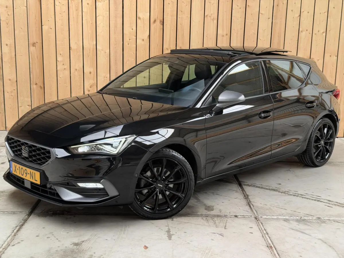 1.0 eTSI FR Business Intense Achteruitrijcamera | Apple CarPlay/Android Auto | Adaptieve cruise control | Climate control | DAB ontvanger | Keyless entry | Panoramadak | Voorstoelen en stuur