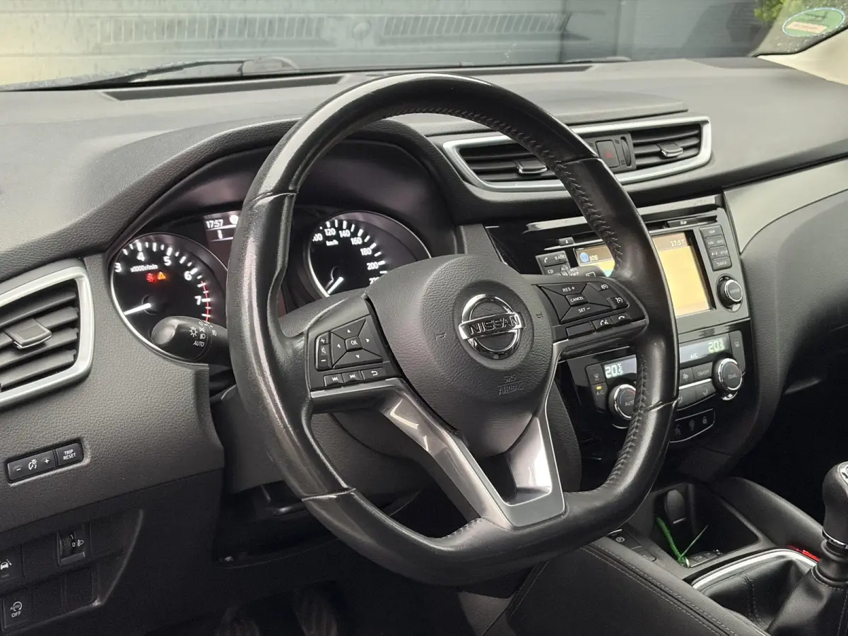 1.2 N-Connecta ✓Ketting vv in 07-2023✓360° Camera✓2e Eigenaar✓Pano✓Navi✓Keyless✓116pk✓Pdc V+A✓18"Lm velgen✓Clima✓Cruise✓Rijstrooksensor✓6 Bak✓Dodehoeksenor✓N.A