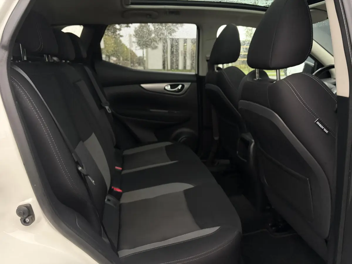 1.2 N-Connecta ✓Ketting vv in 07-2023✓360° Camera✓2e Eigenaar✓Pano✓Navi✓Keyless✓116pk✓Pdc V+A✓18"Lm velgen✓Clima✓Cruise✓Rijstrooksensor✓6 Bak✓Dodehoeksenor✓N.A