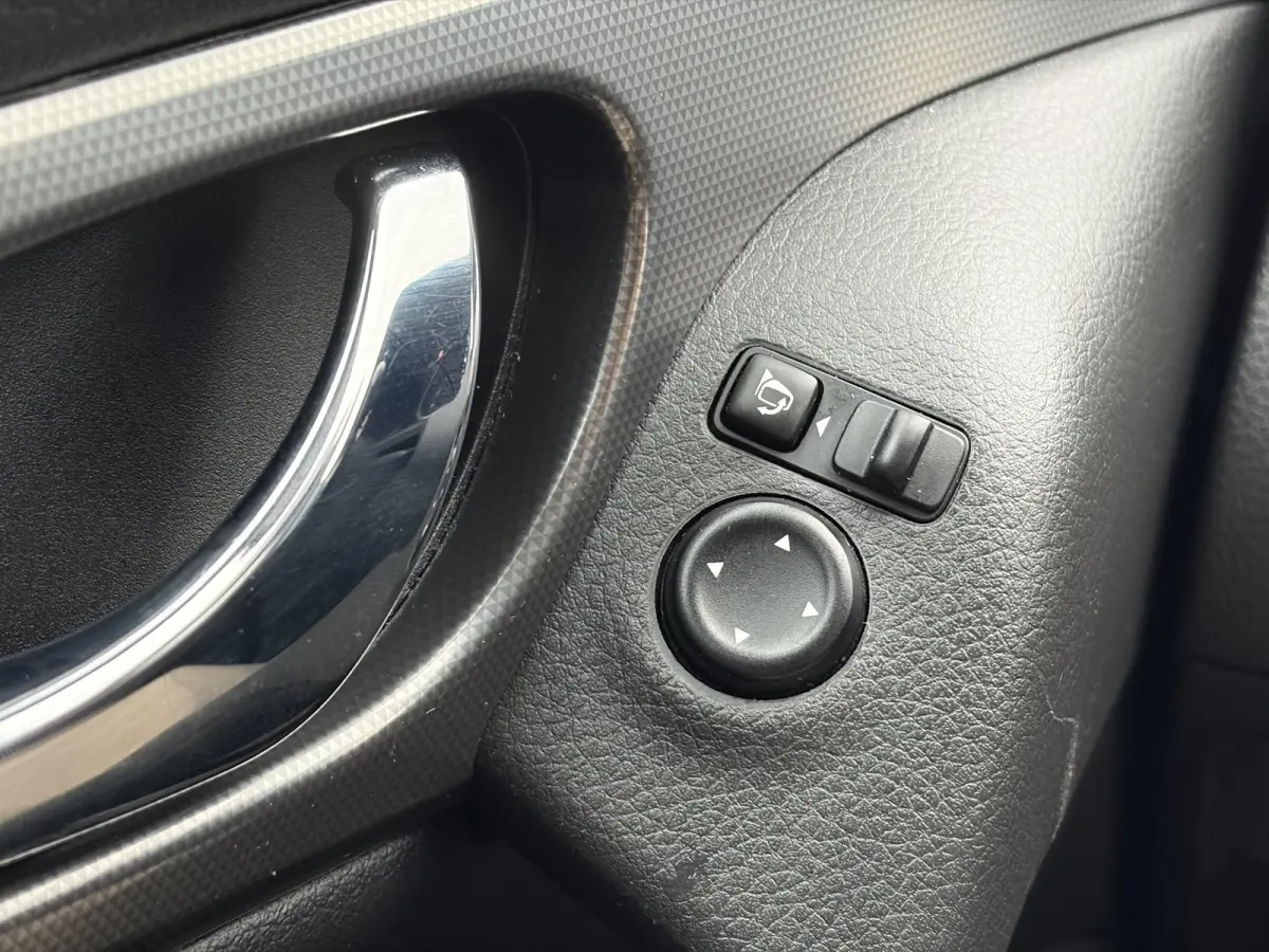 1.2 N-Connecta ✓Ketting vv in 07-2023✓360° Camera✓2e Eigenaar✓Pano✓Navi✓Keyless✓116pk✓Pdc V+A✓18"Lm velgen✓Clima✓Cruise✓Rijstrooksensor✓6 Bak✓Dodehoeksenor✓N.A