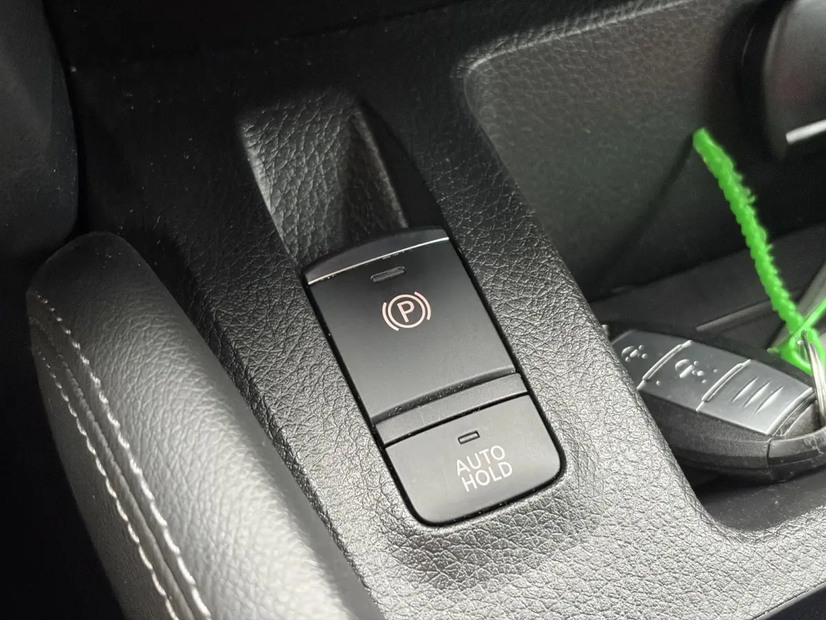 1.2 N-Connecta ✓Ketting vv in 07-2023✓360° Camera✓2e Eigenaar✓Pano✓Navi✓Keyless✓116pk✓Pdc V+A✓18"Lm velgen✓Clima✓Cruise✓Rijstrooksensor✓6 Bak✓Dodehoeksenor✓N.A