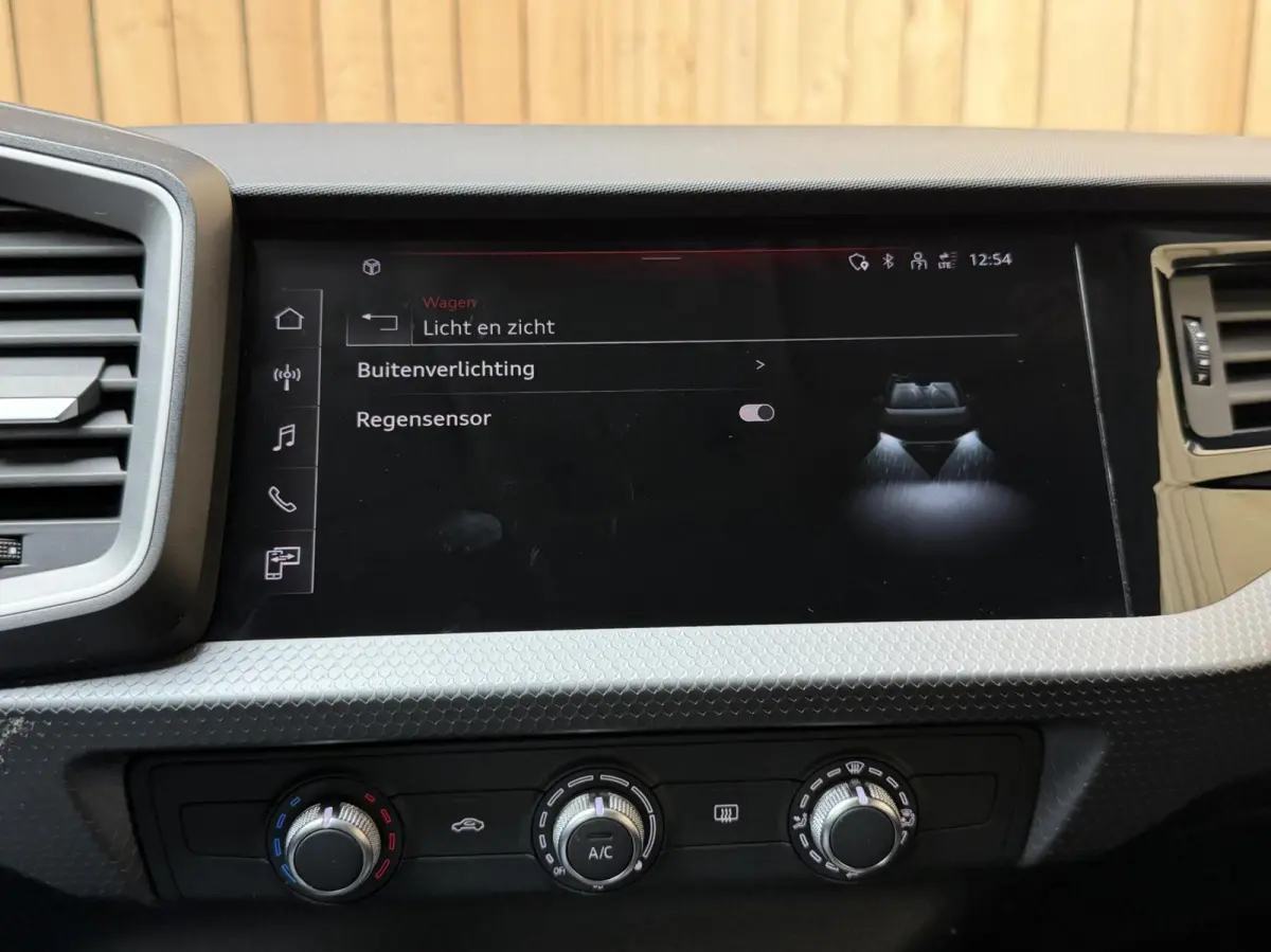 30 TFSI Pro Line 110pk 6 versnellingen | Apple CarPlay/Android Auto | Airconditioning | Cruise control | Digitale cockpit | Elektrische ramen voor en achter | Lichtmetalen velgen | Rijstrook