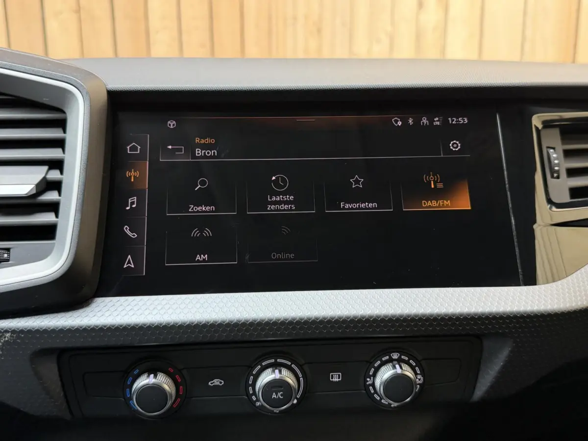 30 TFSI Pro Line 110pk 6 versnellingen | Apple CarPlay/Android Auto | Airconditioning | Cruise control | Digitale cockpit | Elektrische ramen voor en achter | Lichtmetalen velgen | Rijstrook