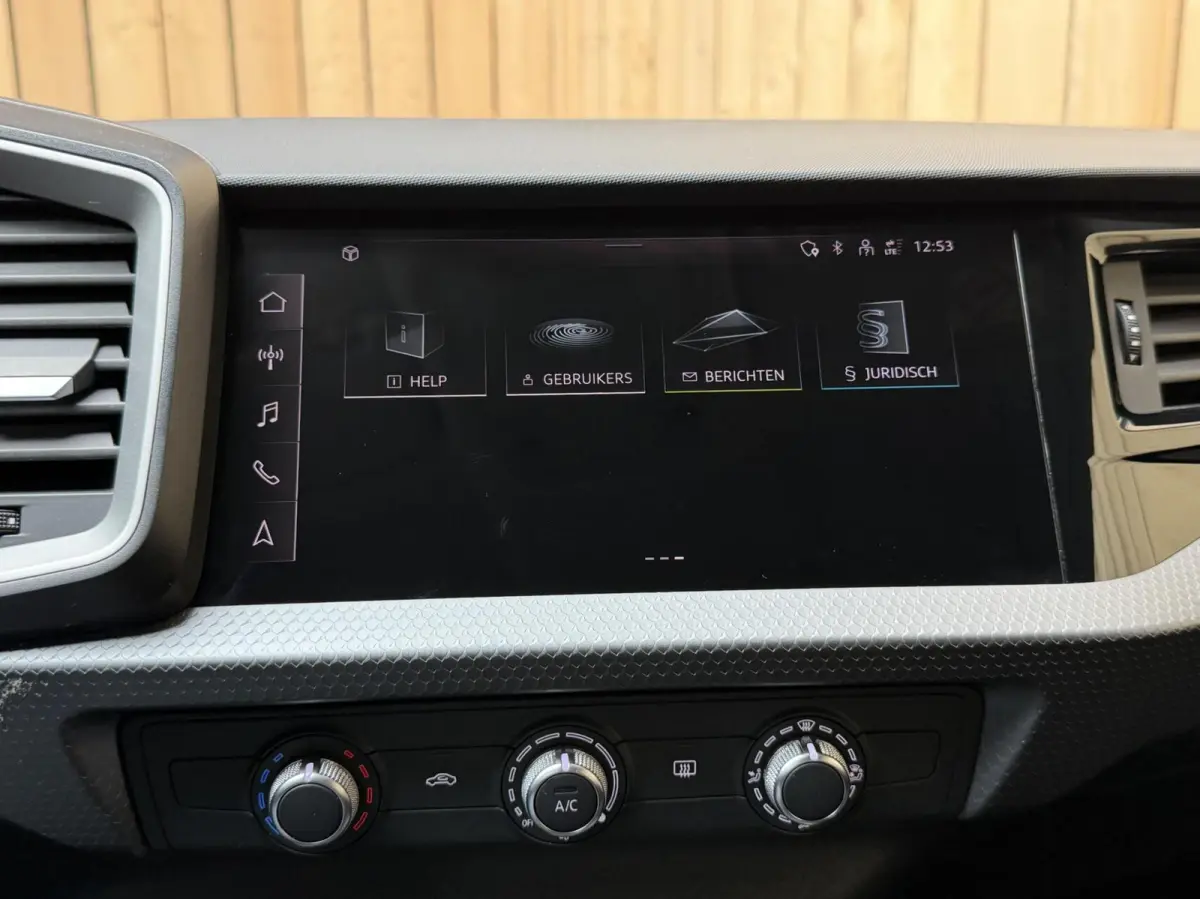 30 TFSI Pro Line 110pk 6 versnellingen | Apple CarPlay/Android Auto | Airconditioning | Cruise control | Digitale cockpit | Elektrische ramen voor en achter | Lichtmetalen velgen | Rijstrook