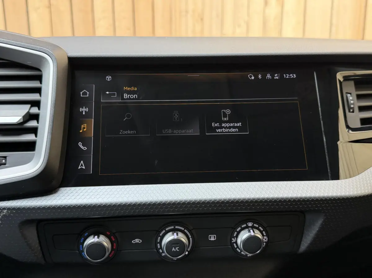 30 TFSI Pro Line 110pk 6 versnellingen | Apple CarPlay/Android Auto | Airconditioning | Cruise control | Digitale cockpit | Elektrische ramen voor en achter | Lichtmetalen velgen | Rijstrook