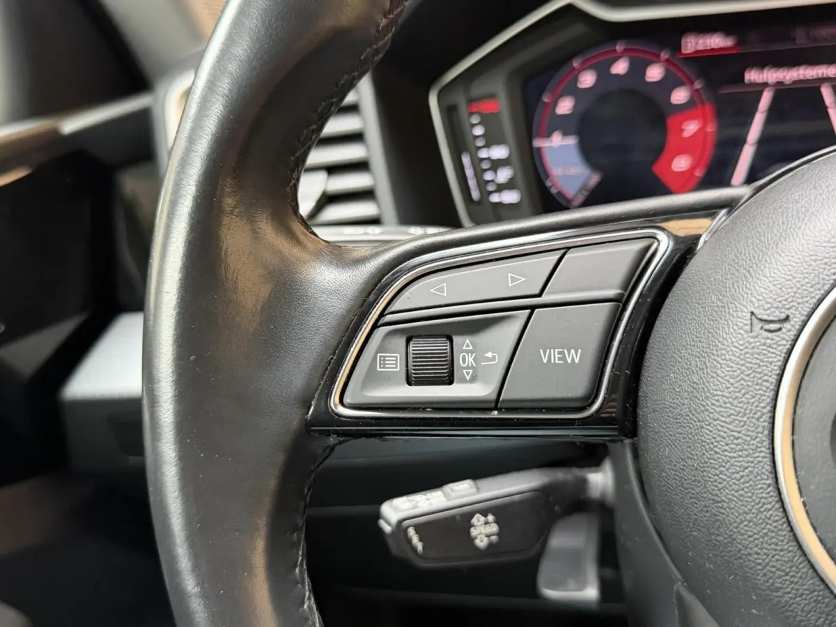 30 TFSI Pro Line 110pk 6 versnellingen | Apple CarPlay/Android Auto | Airconditioning | Cruise control | Digitale cockpit | Elektrische ramen voor en achter | Lichtmetalen velgen | Rijstrook