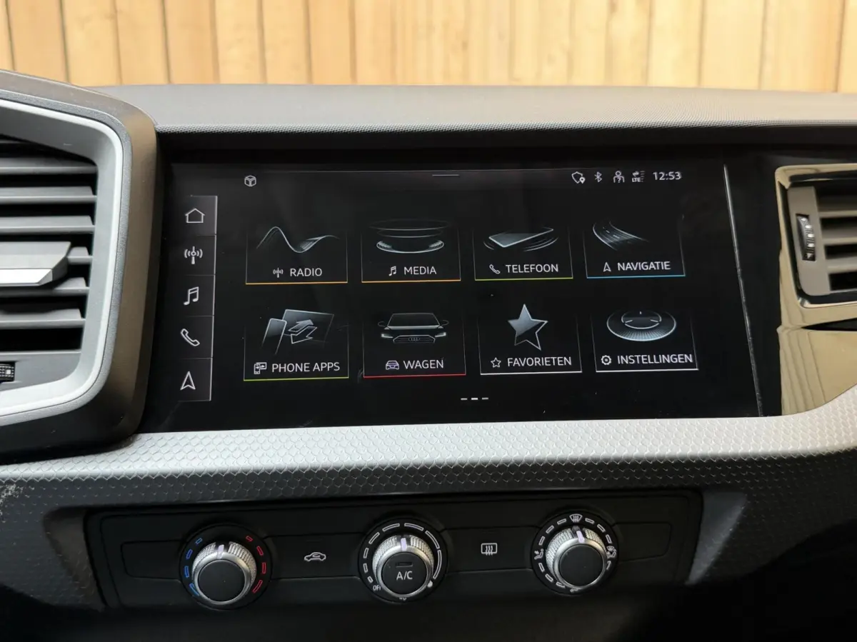 30 TFSI Pro Line 110pk 6 versnellingen | Apple CarPlay/Android Auto | Airconditioning | Cruise control | Digitale cockpit | Elektrische ramen voor en achter | Lichtmetalen velgen | Rijstrook