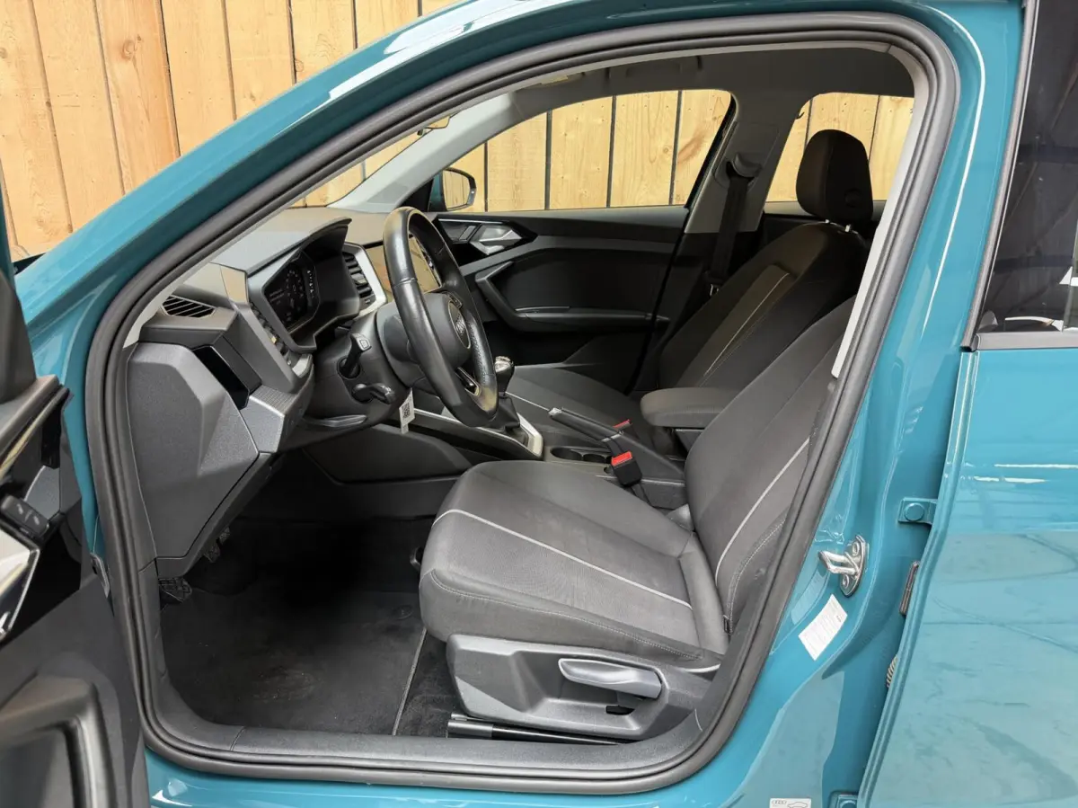 30 TFSI Pro Line 110pk 6 versnellingen | Apple CarPlay/Android Auto | Airconditioning | Cruise control | Digitale cockpit | Elektrische ramen voor en achter | Lichtmetalen velgen | Rijstrook