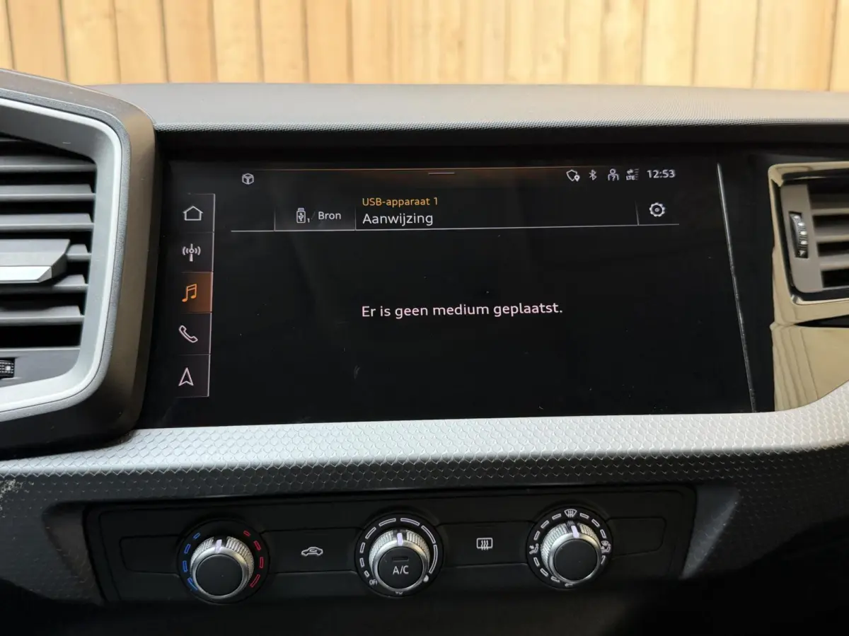 30 TFSI Pro Line 110pk 6 versnellingen | Apple CarPlay/Android Auto | Airconditioning | Cruise control | Digitale cockpit | Elektrische ramen voor en achter | Lichtmetalen velgen | Rijstrook