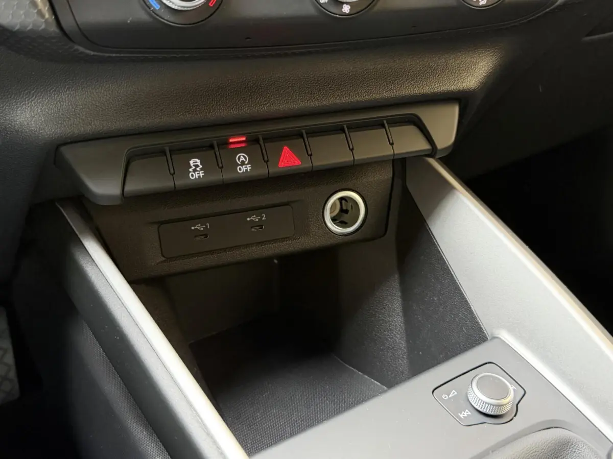 30 TFSI Pro Line 110pk 6 versnellingen | Apple CarPlay/Android Auto | Airconditioning | Cruise control | Digitale cockpit | Elektrische ramen voor en achter | Lichtmetalen velgen | Rijstrook