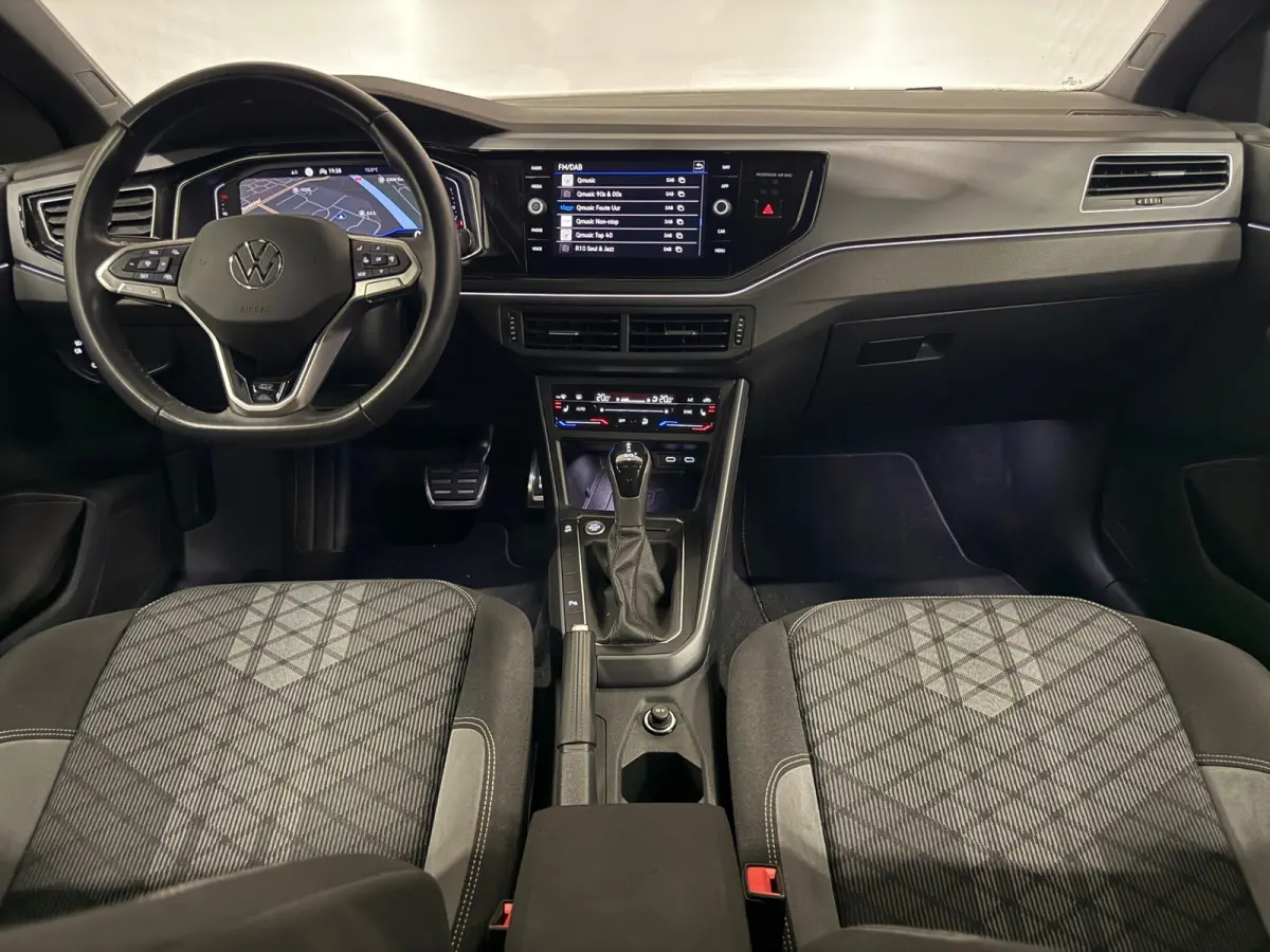 1.0 TSI 3 x R-Line Blackpack Pano Keyless Camera 18”