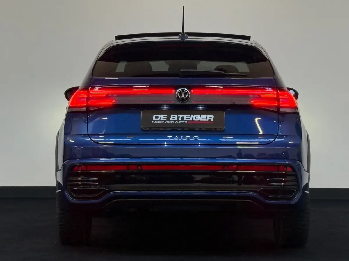 1.0 TSI 3 x R-Line Blackpack Pano Keyless Camera 18”