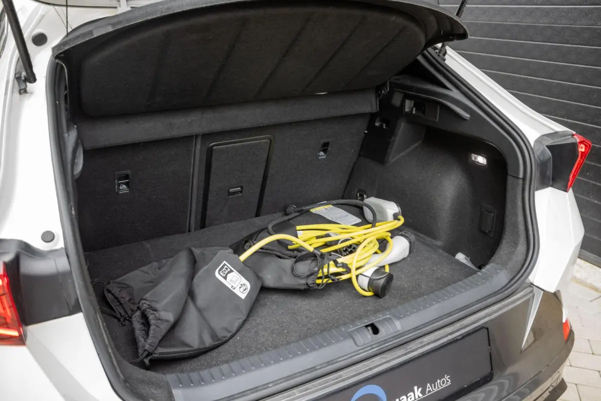 1.4 e-Hybrid Business | PANO | SCHAALSTOELEN | CARPLAY | ACC | LED | MEMORY | ANDROID AUTO |