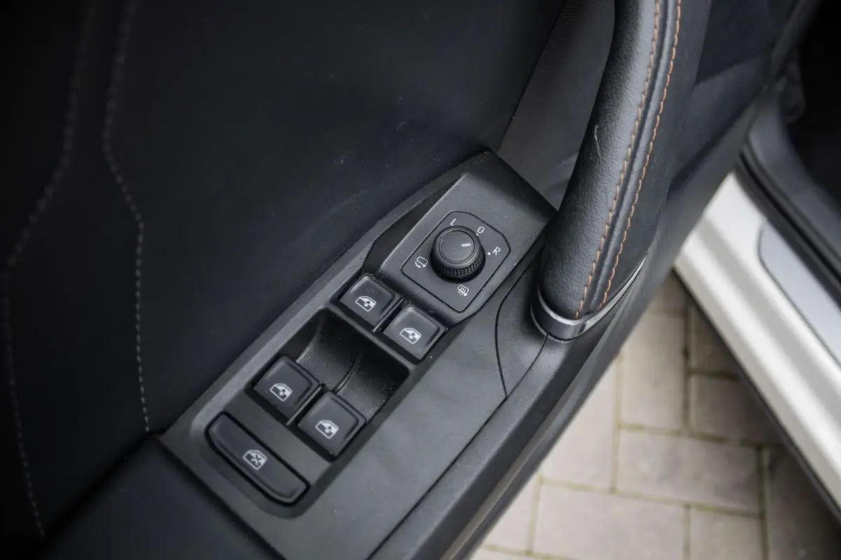 1.4 e-Hybrid Business | PANO | SCHAALSTOELEN | CARPLAY | ACC | LED | MEMORY | ANDROID AUTO |