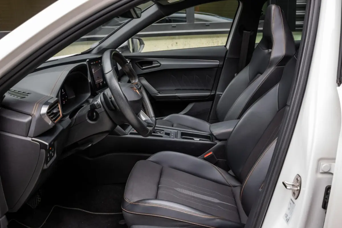1.4 e-Hybrid Business | PANO | SCHAALSTOELEN | CARPLAY | ACC | LED | MEMORY | ANDROID AUTO |