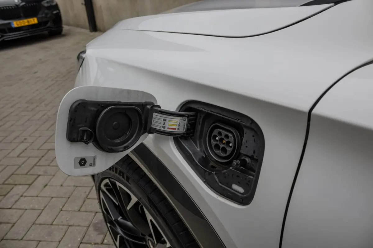 1.4 e-Hybrid Business | PANO | SCHAALSTOELEN | CARPLAY | ACC | LED | MEMORY | ANDROID AUTO |