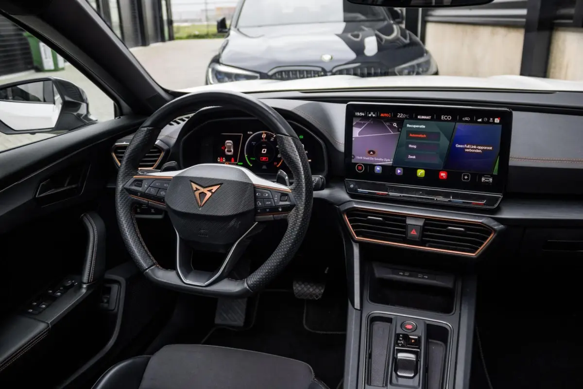 1.4 e-Hybrid Business | PANO | SCHAALSTOELEN | CARPLAY | ACC | LED | MEMORY | ANDROID AUTO |