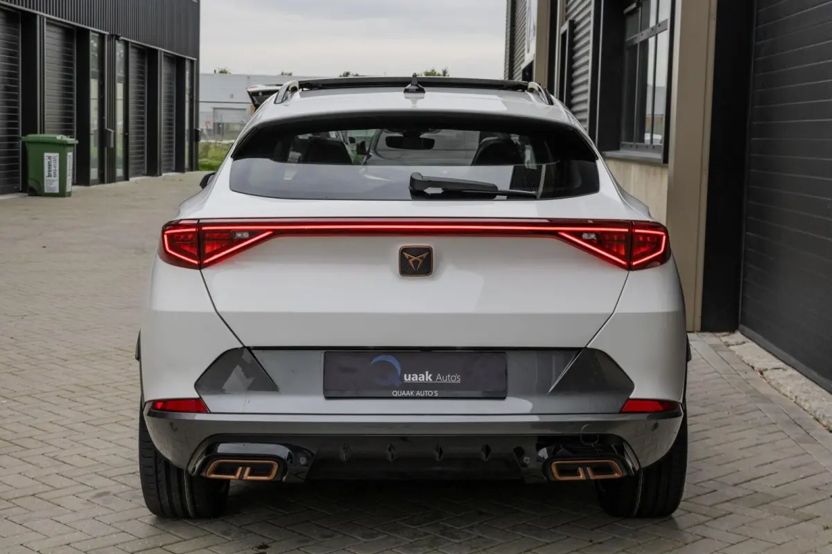 1.4 e-Hybrid Business | PANO | SCHAALSTOELEN | CARPLAY | ACC | LED | MEMORY | ANDROID AUTO |