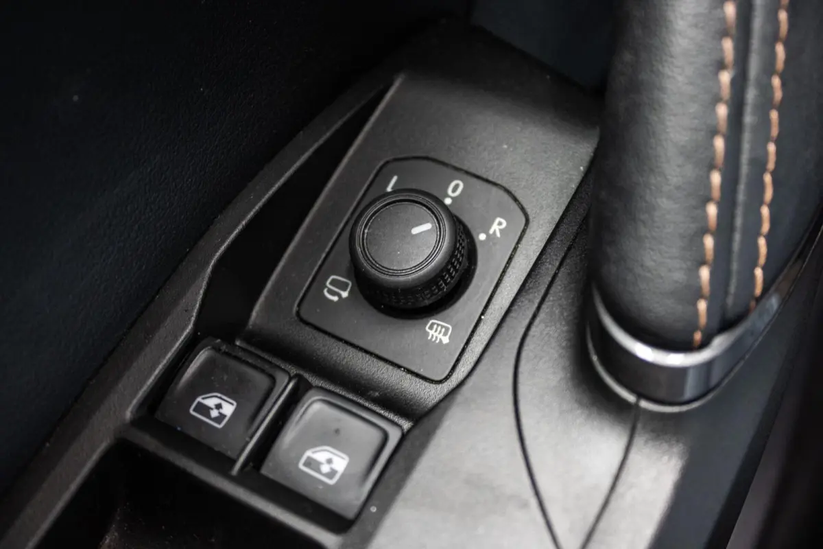 1.4 e-Hybrid Business | PANO | SCHAALSTOELEN | CARPLAY | ACC | LED | MEMORY | ANDROID AUTO |