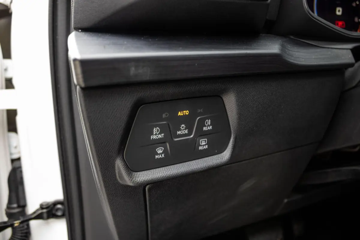 1.4 e-Hybrid Business | PANO | SCHAALSTOELEN | CARPLAY | ACC | LED | MEMORY | ANDROID AUTO |