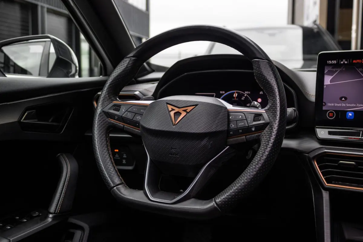 1.4 e-Hybrid Business | PANO | SCHAALSTOELEN | CARPLAY | ACC | LED | MEMORY | ANDROID AUTO |