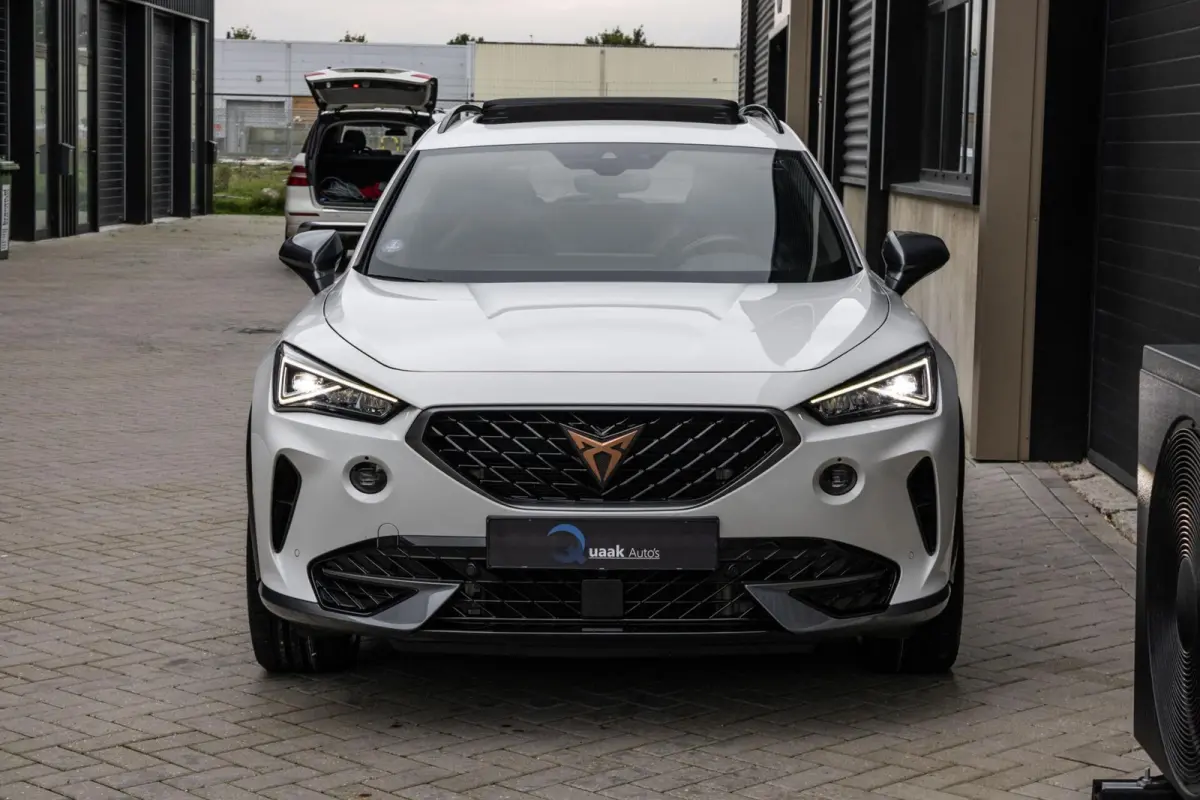 1.4 e-Hybrid Business | PANO | SCHAALSTOELEN | CARPLAY | ACC | LED | MEMORY | ANDROID AUTO |