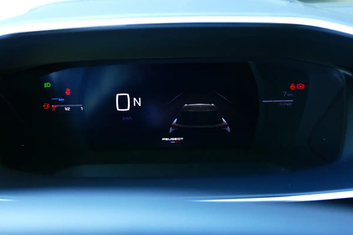 GT | Active Safety Brake met camera en radar (automatisch noodremsysteem) met Distance Alert (waarschuwing dreigende aanrijding) | Advanced Active Safety Brake met camera en radar | Climate 