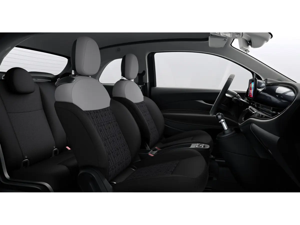 ICON | 10,25" touchscreen radio met Bluetooth, DAB & USB | Automatische airconditioning | Isofix bevestigingspunten op de achterstoelen