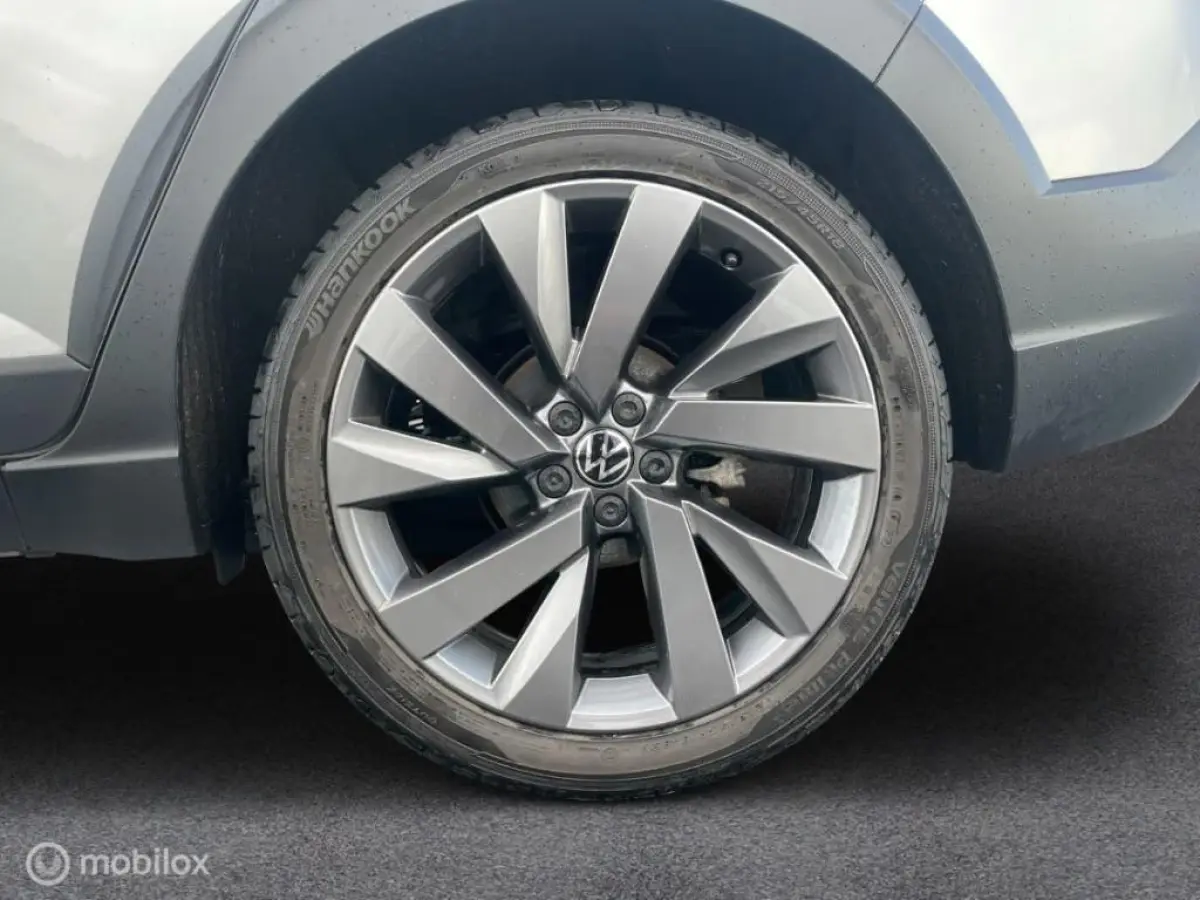 1.0 TSI Style I LED I 18 Inch I ACC I Navigatie I