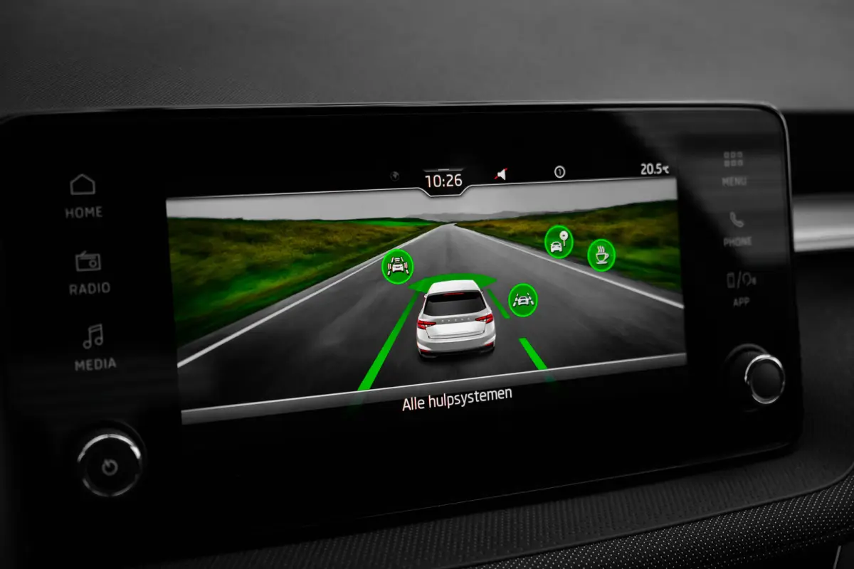 Selection | Airconditioning | Cruise control met speedlimiter | Driver Activity Assistant, vermoeidheid waarschuwingssysteem