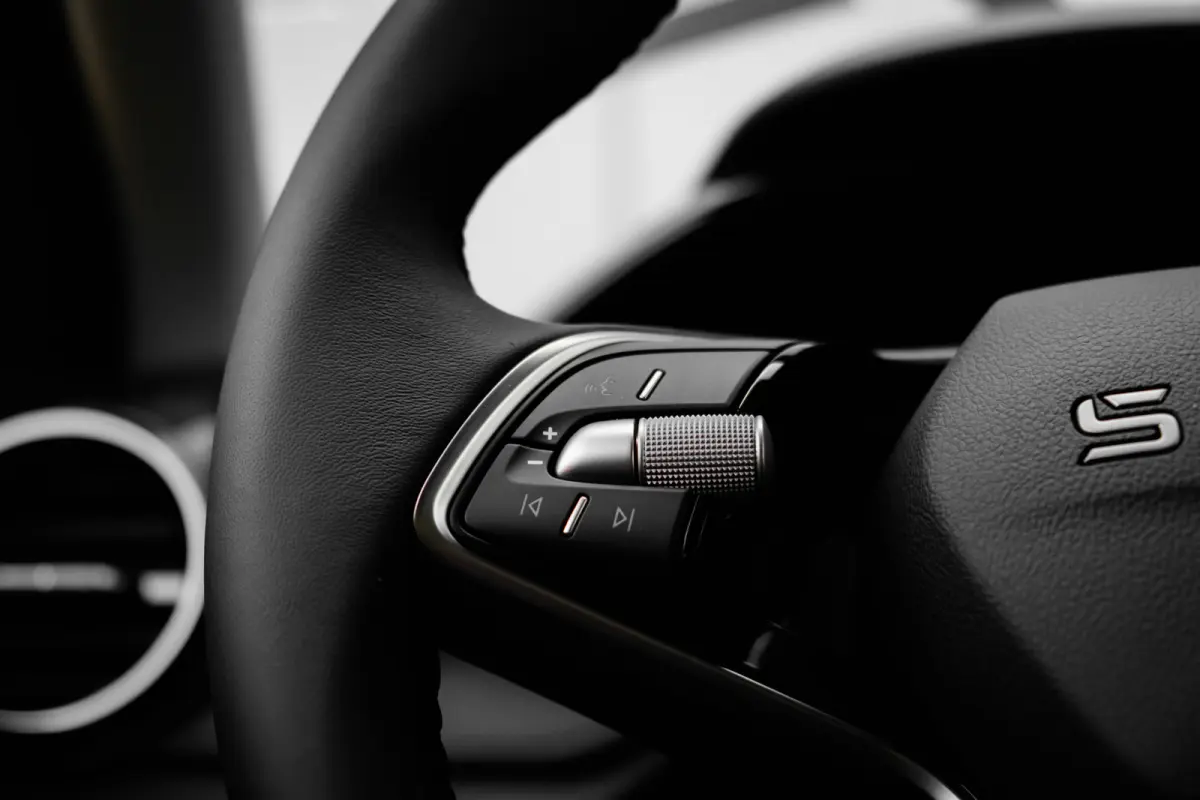 Selection | Airconditioning | Cruise control met speedlimiter | Driver Activity Assistant, vermoeidheid waarschuwingssysteem