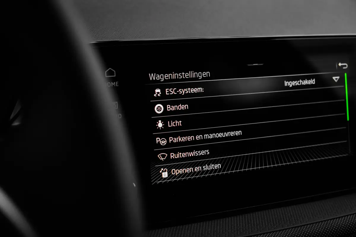 Selection | Airconditioning | Cruise control met speedlimiter | Driver Activity Assistant, vermoeidheid waarschuwingssysteem