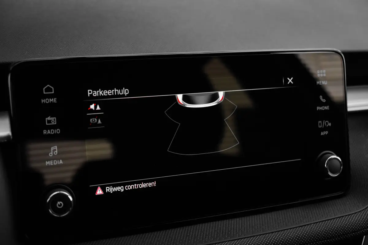 Selection | Airconditioning | Cruise control met speedlimiter | Driver Activity Assistant, vermoeidheid waarschuwingssysteem