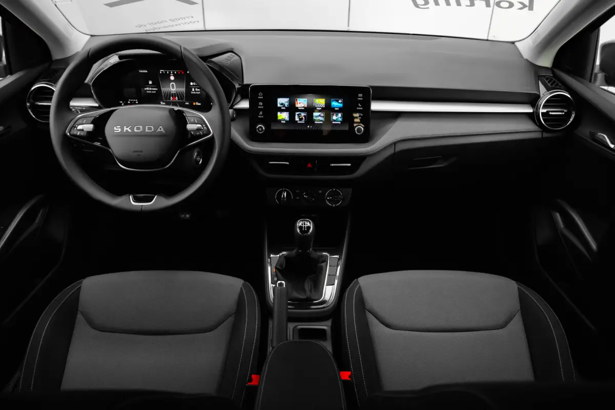 Selection | Airconditioning | Cruise control met speedlimiter | Driver Activity Assistant, vermoeidheid waarschuwingssysteem